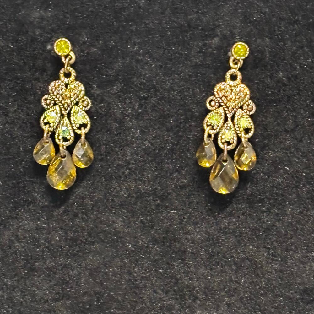 Vintage Chandelier Earrings Red Crystal Dangle Ornate Filigree Pierced - Picture 2 of 8